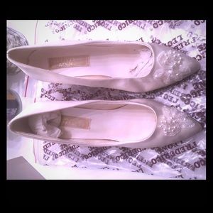 3/$16 ‼️ Vintage Frederico Leone 7.5 Ivory Pumps